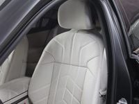 Gebraucht BMW M760e 571 PS (419 kW) 2024 Grau Limousine