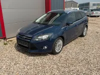 Używany Ford Focus Titanium 140 KM (102 kW) 2011 Niebieski Sedan/Limuzyna