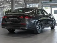 Gebraucht Mercedes E200 Avantgarde 204 PS (150 kW) 2025 Grau Limousine