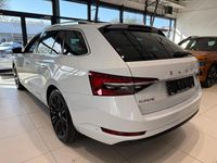Gebraucht Skoda Superb Style 190 PS (139 kW) 2023 Moonweiss metallic Kombi