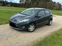 Gebraucht Ford Fiesta 82 PS (60 kW) 2012 Blau Kleinwagen