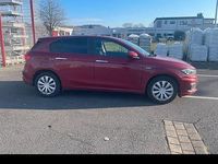 Gebraucht Fiat Tipo 94 PS (69 kW) 2017 Rot Kleinwagen