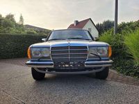 Gebraucht Mercedes E280 185 PS (136 kW) 1983 Silber Limousine