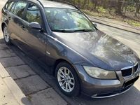 Gebraucht BMW 318 143 PS (105 kW) 2013 Grau Kombi