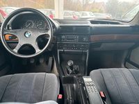 Gebraucht BMW 730 187 PS (137 kW) 1990 Schwarz Limousine