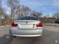 Gebraucht BMW 320 163 PS (119 kW) 2006 Grau Limousine