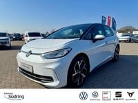 Gebraucht VW ID.3 Pro 150 kW (204 PS) 2023 Gletscherweiß metallic/schwarz Kleinwagen