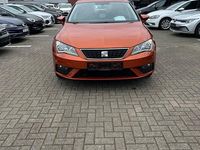 Usado Seat Leon Style 110 HP (80 kW) 2018 Laranja Sedan