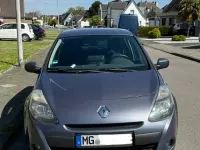 Używany Renault Clio II Dynamique 101 KM (74 kW) 2011 Srebrny Sedan/Limuzyna