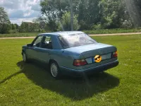 Brugt Mercedes E250 90 HK (66 kW) 1990 Blå Sedan