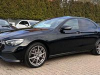 Gebraucht Mercedes E300 Night 194 PS (142 kW) 2022 Schwarz/baltic black Limousine