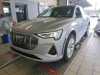 Gebraucht Audi e-tron Ambiente 369 kW (503 PS) 2022 Florettsilber metallic SUV