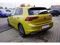 Gebraucht VW Golf VIII Style 150 PS (110 kW) 2020 Limonengelb metallic (metallic) Limousine