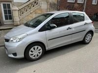 Gebraucht Toyota Yaris Cool 99 PS (72 kW) 2012 Silber Kleinwagen