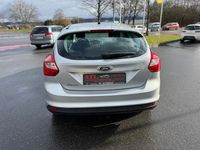 Gebraucht Ford Focus Trend 125 PS (91 kW) 2013 Silber Limousine