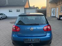 Gebraucht VW Golf V 102 PS (75 kW) 2004 Blau Kleinwagen