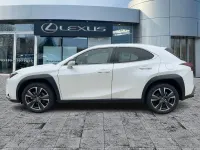 Gebraucht Lexus UX 250h 184 PS (135 kW) 2023 Titaniumweiß SUV