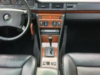 Gebraucht Mercedes 300 113 PS (83 kW) 1990 Silber Limousine
