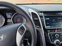 Gebraucht Hyundai i30 101 PS (74 kW) 2015 Grau Kleinwagen