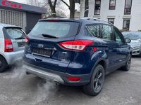 Gebraucht Ford Kuga Trend 150 PS (110 kW) 2015 Blau SUV