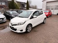 Gebraucht Toyota Yaris Life 99 PS (72 kW) 2012 Weiß Kleinwagen