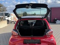 Gebraucht Toyota Aygo 68 PS (50 kW) 2010 Rot Kleinwagen