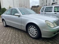 Gebraucht Mercedes E240 2004 Silber Limousine