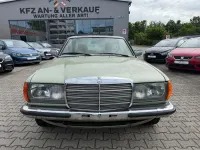 Gebraucht Mercedes 230 109 PS (80 kW) 1978 Grün Coupé