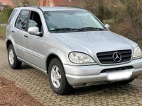 Gebraucht Mercedes ML270 163 PS (119 kW) 2000 Silber SUV