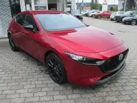 Neu Mazda 3 Homura-Line 140 PS (102 kW) 2026 Soul red crystal m Limousine