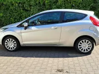 Gebraucht Ford Fiesta Trend 60 PS (44 kW) 2010 Silber Kleinwagen