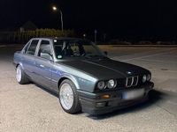 Gebraucht BMW 320 129 PS (94 kW) 1988 Grau Limousine