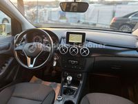 Gebraucht Mercedes B180 122 PS (89 kW) 2013 Weiß Van / Kleinbus