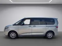Gebraucht VW Multivan Basis 150 PS (110 kW) 2024 Monosilber Van / Kleinbus