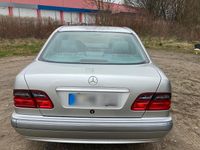 Gebraucht Mercedes E240 Elegance 170 PS (125 kW) 2000 Silber Limousine