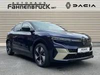 Nowe Renault Megane E-Tech Iconic 160 kW (218 KM) 2025 Niebieski Sedan/Limuzyna