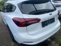 Gebraucht Ford Focus Titanium 125 PS (91 kW) 2024 Frostweiß Kombi