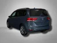 Neu VW Touran Life 150 PS (110 kW) 2026 Delfingrau metallic delfingrau metallic Van / Kleinbus
