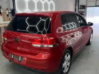 Gebraucht VW Golf VI 105 PS (77 kW) 2010 Rot Kleinwagen
