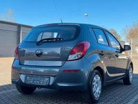 Gebraucht Hyundai i20 Edition 86 PS (63 kW) 2014 Grau Kleinwagen