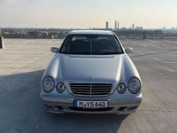 Gebraucht Mercedes E240 Classic 170 PS (125 kW) 2001 Silber Limousine