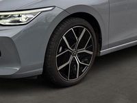 Gebraucht VW Golf VIII Edition 150 PS (110 kW) 2024 Mondsteingrau Limousine