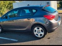 Gebraucht Opel Astra Edition 101 PS (74 kW) 2012 Grau Limousine