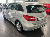 Gebraucht Mercedes B180 122 PS (89 kW) 2013 Silber Van / Kleinbus