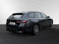 Gebraucht BMW 530e M Sport 299 PS (219 kW) 2024 Sophistograu brillanteffekt metallic Kombi