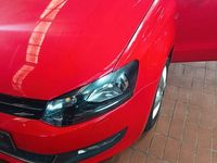 Gebraucht VW Polo Life 90 PS (66 kW) 2013 Rot Kleinwagen