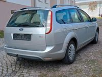Gebraucht Ford Focus 105 PS (77 kW) 2010 Silber Kombi