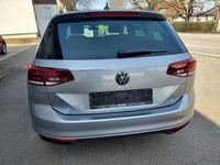Gebraucht VW Passat Business 150 PS (110 kW) 2023 Silber Kombi