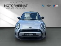 Używany Mini Cooper Classic 136 KM (100 kW) 2023 Srebrny Hatchback