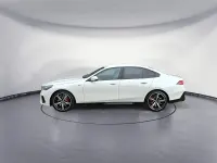 Gebraucht BMW 520 M Sport 208 PS (152 kW) 2025 Weiß Limousine